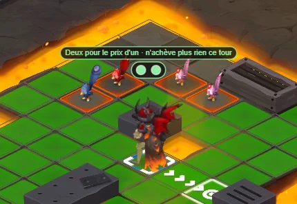 Étiquette au-dessus d'un boss en combat indiquant Deux pour le prix d'un, n'achève plus rien ce tour, au-dessus d'une grille de cellules vertes et de cellules entourées d'orange.